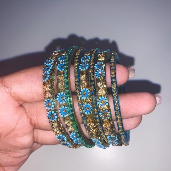 Set of Blue/Green Bracelets - Picture 1 of 4